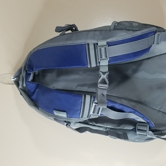 OUTDOOR PRODUCTS TRAVERSE BACKPACK UNISEX HIKING-DAYPACK NAVY GREY - Picture 3 of 8